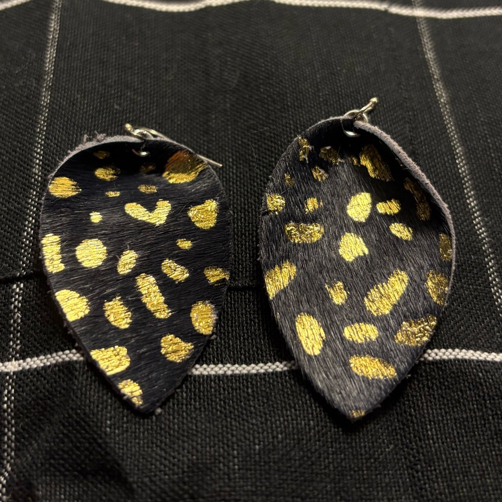 Versona Black and Gold Animal Print Earrings